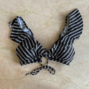 *NEVER WORN* Raisins Ruffle black & white stripe bikini top